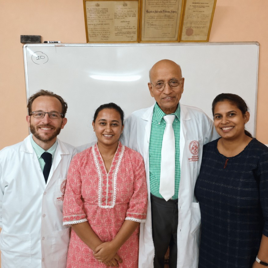 Nadipulse Team with Dr Vasant Lad